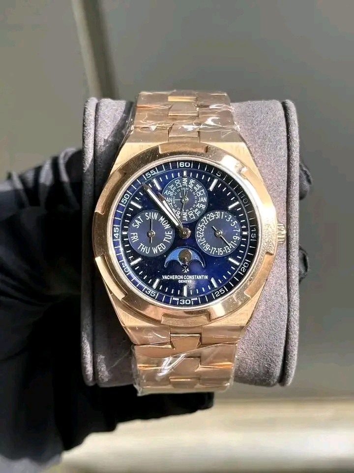 2020 Vacheron Constantin Overseas Perpetual Calendar Ultra-Thin Rose Gold Ref. 4300V/ 000R-B509