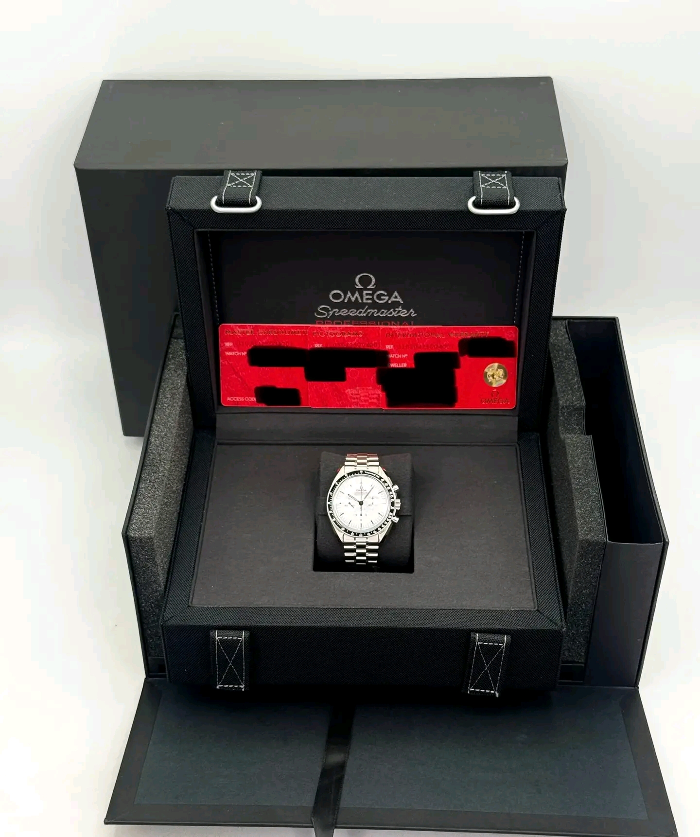 Omega Speedmaster Moonwatch Professional Master Chronometer 42mm White Dial 310.30.42.50.04.001